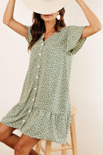Load image into Gallery viewer, Sue Button Down Dress in Green
